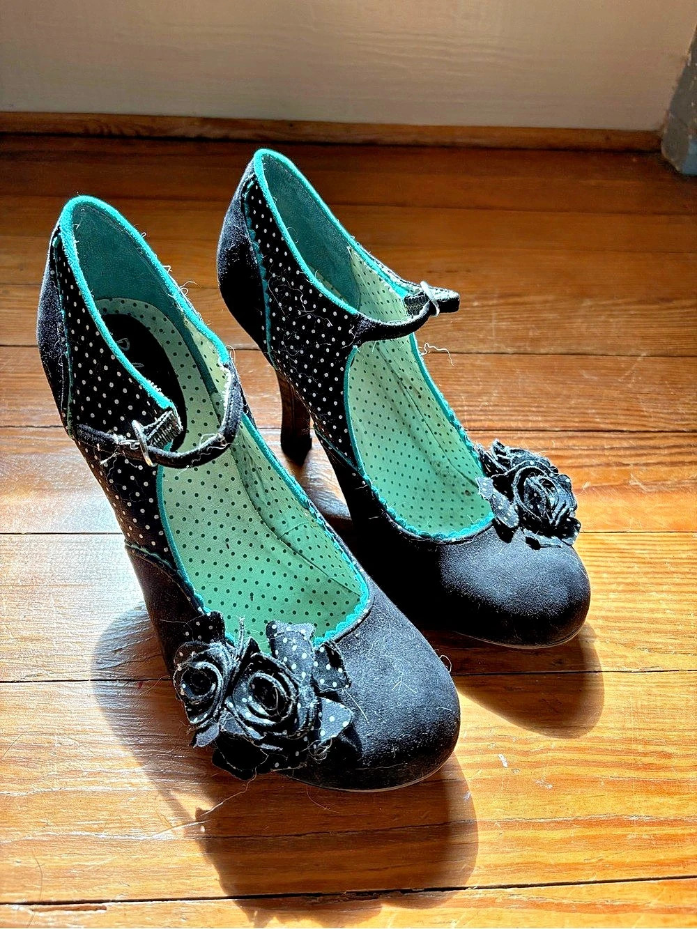 Rachael Shoes Black Polka Dot Floral Heels “Vintage style”